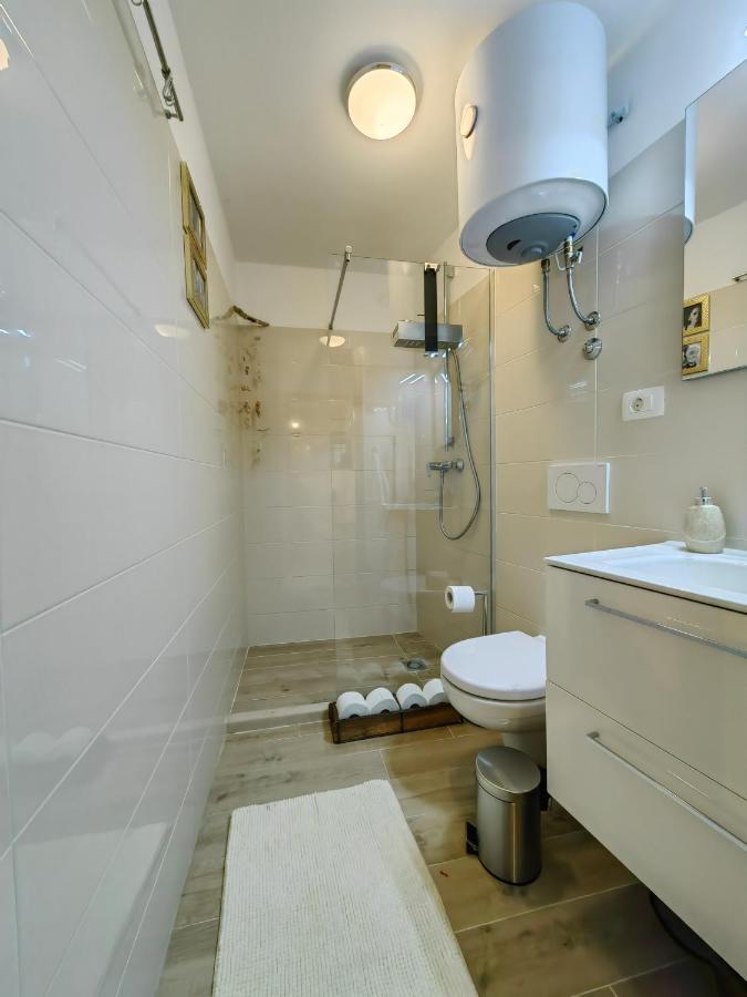 Backstage Apartman *